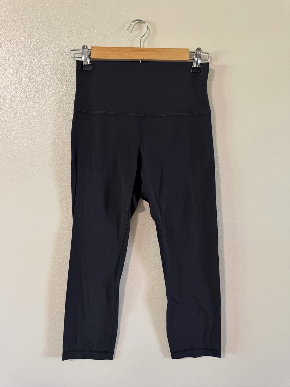 Lululemon | Align Cropped Leggings in Black, size 6